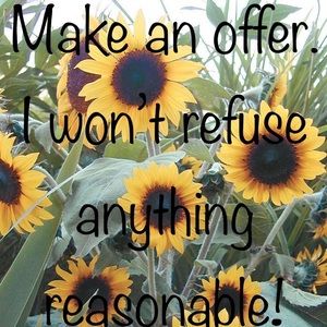 🌻🌻 MAKE ME AN OFFER. 🌻🌻